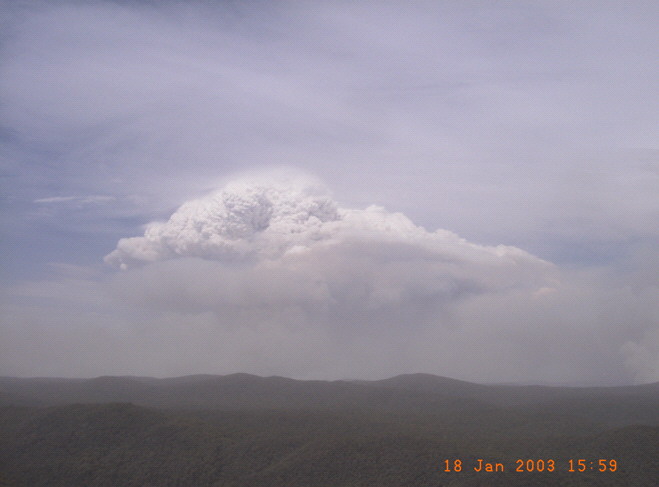 Photo: Stephen Wilkes, Air Observer.148.5 -35.3 looking E at 15:50 AEDST 18th January 2003.