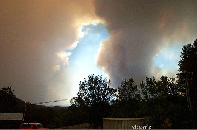 Photo: Kaz Gorrie. 148.96 -35.33 looking NW at 10:30 AEDST, 18th January 2003.